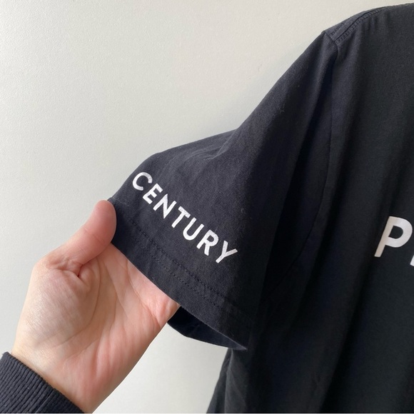 PELOTON Black Reach 100 Classic Short Sleeve Tee! Large - Picture 4 of 7